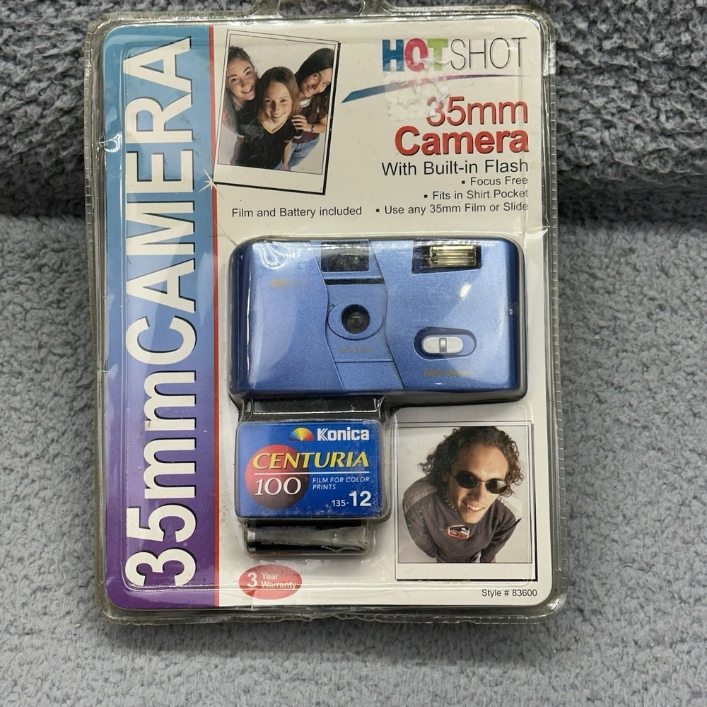NISP Vintage Sakar International 83600 Hot Shot 35 MM Camera w/ Built in Flash